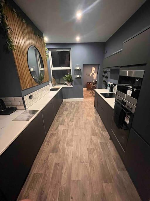 Modern 5 Bedroom Terraced Luxurious House Колвин Бэй Экстерьер фото